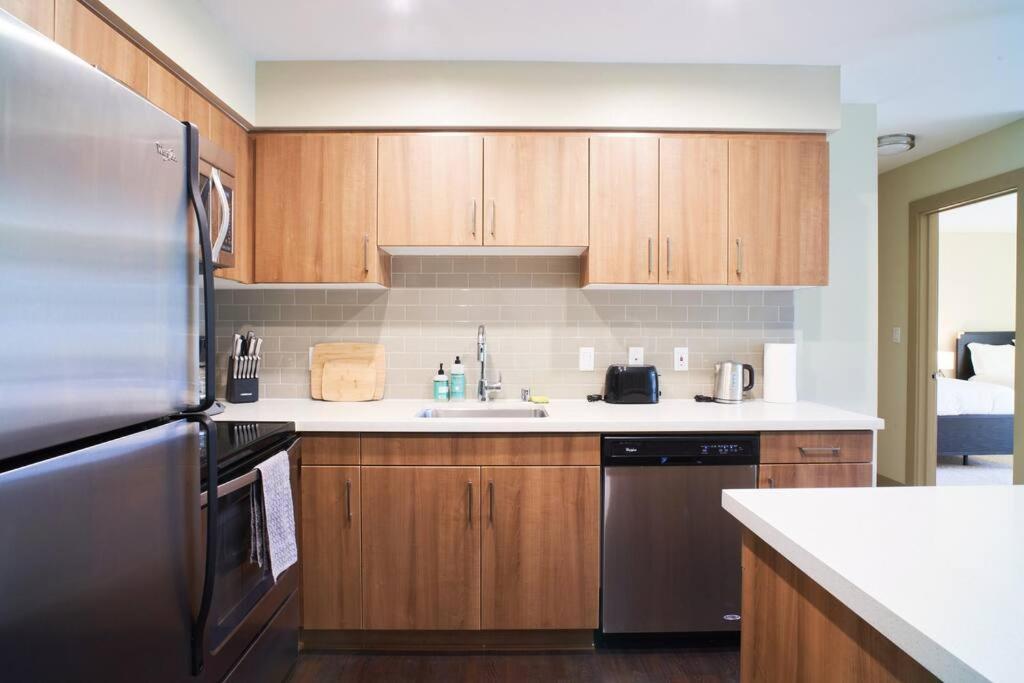 Exclusive In The Heart Of Marina Del Rey Los Angeles